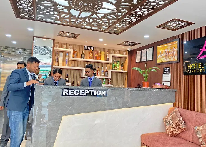Lumbini Airport 酒店 3*