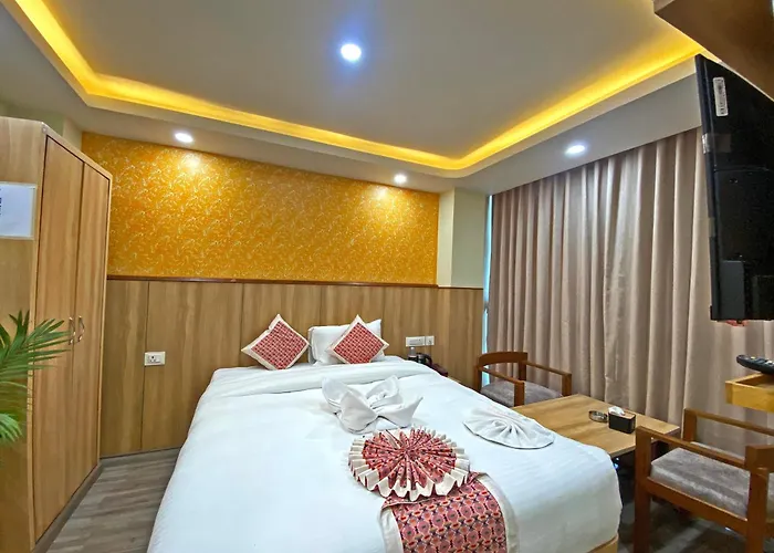 Lumbini Airport 酒店 3*