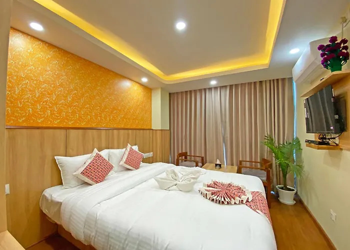 Lumbini Airport 酒店 3*